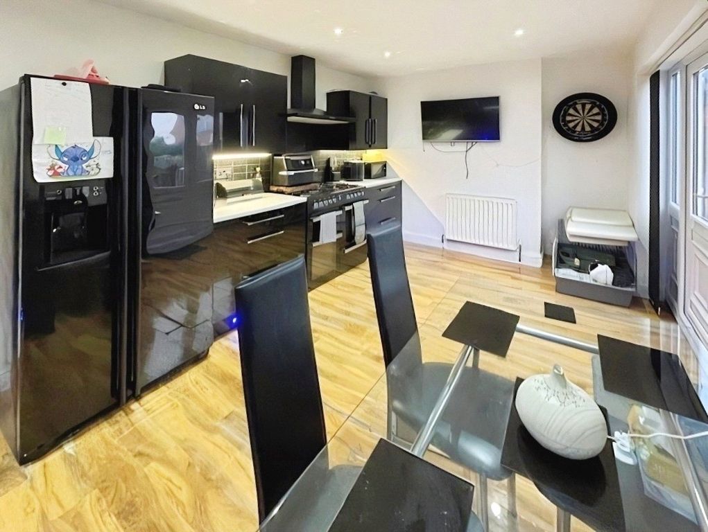 Property photo 3 of 10 Kitchen/Diner