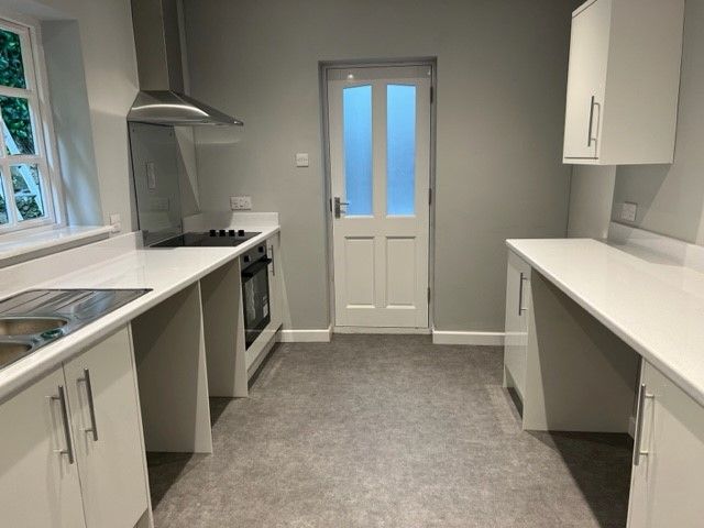 Property photo 3 of 7 Kitchen