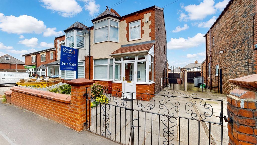 Property photo 1 of 22 Knowsley Road For Sale