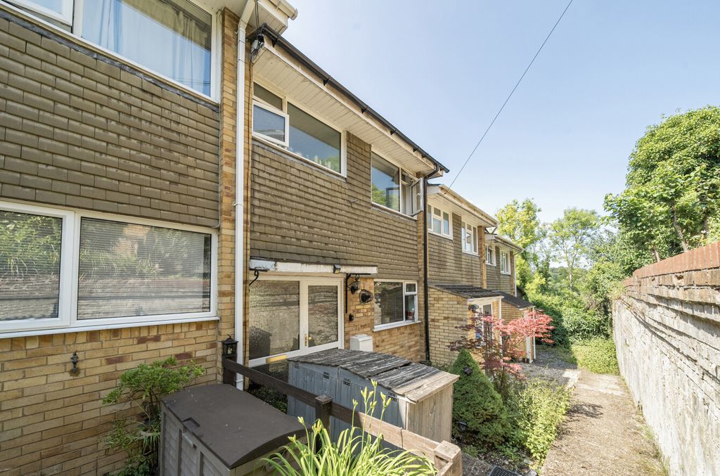 Property photo 1 of 13 1303834-2-6854502...