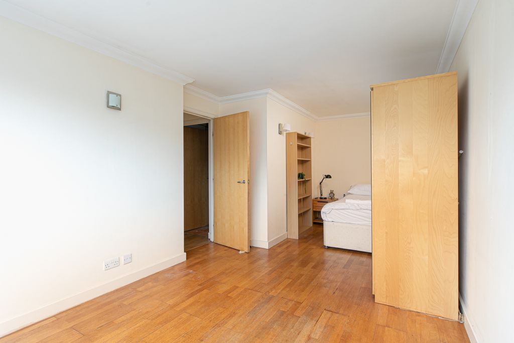 Property photo 3 of 9 Photo