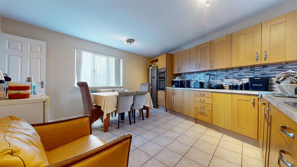 Property photo 3 of 13 03302026_221059 (1).Jpg