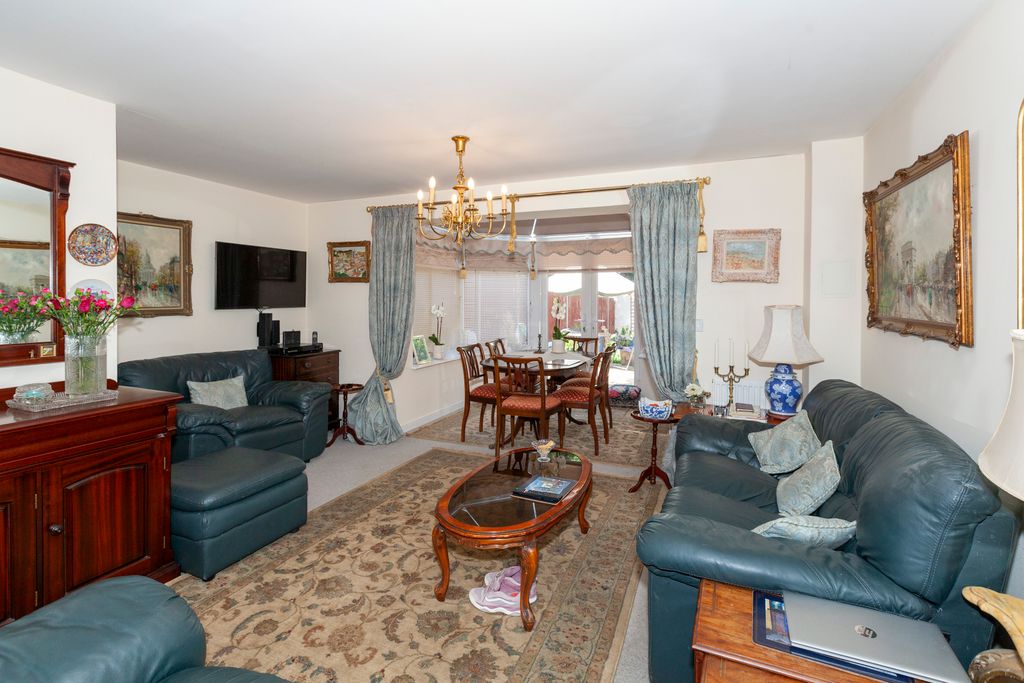 Property photo 3 of 16