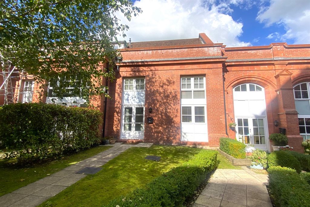 Property photo 1 of 15 (Main)