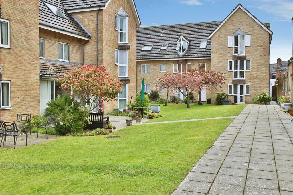 Property photo 2 of 18 Rear