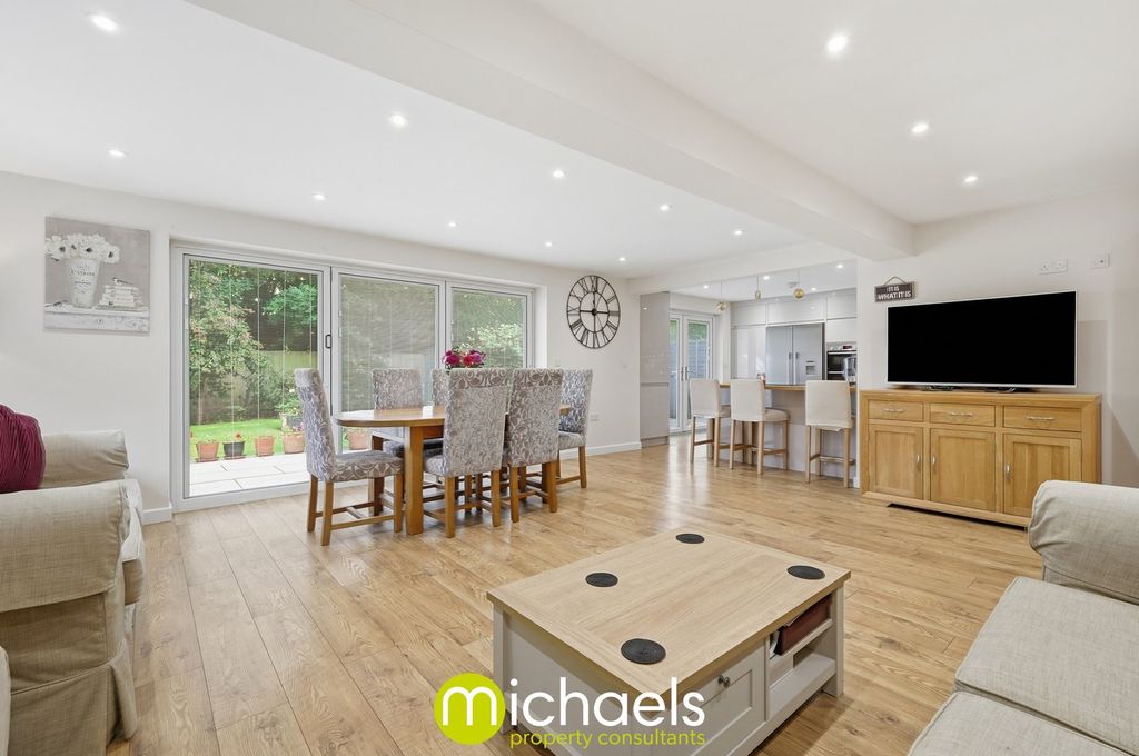 Property photo 2 of 33
