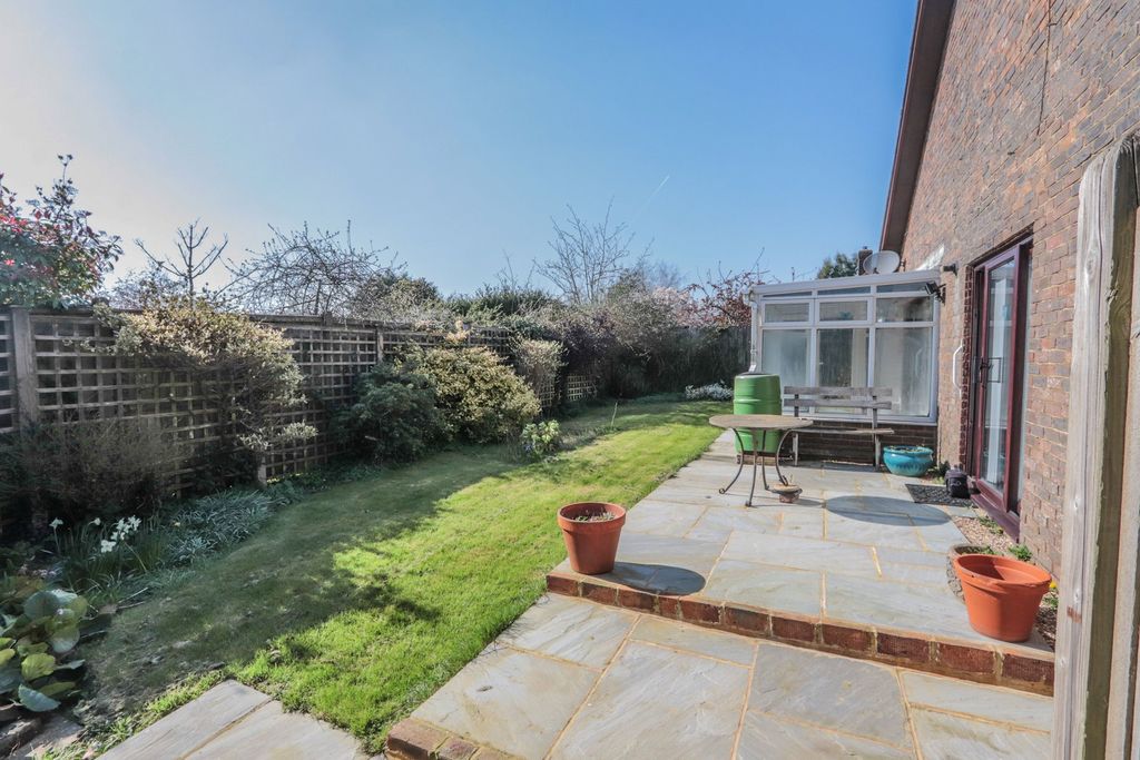 Property photo 2 of 11