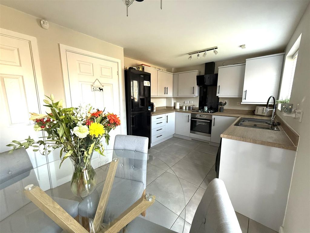 Property photo 3 of 25 114 St Tom Kit.Jpeg