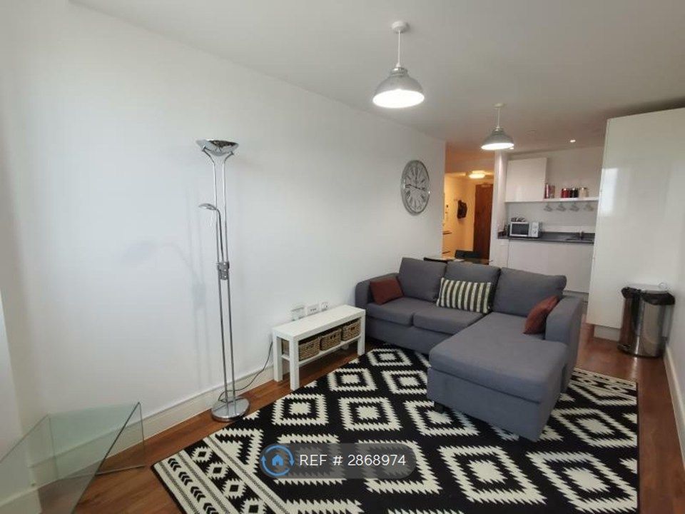 Property photo 1 of 17 One Bedroom Self Contained City Centre Apartment