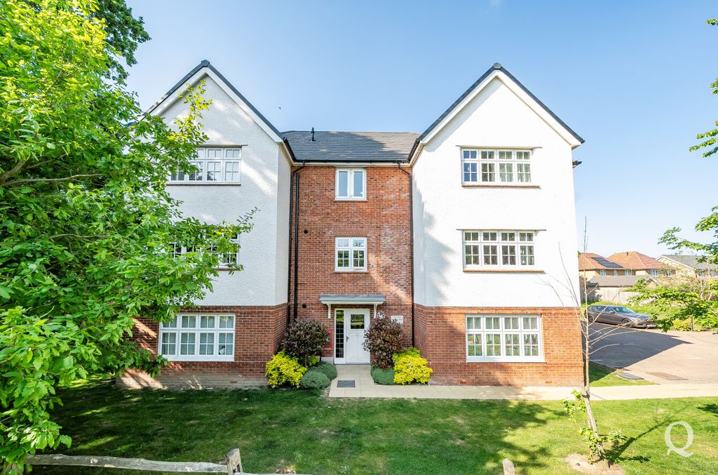 Property photo 2 of 20 7421F236-Dbf7-447...