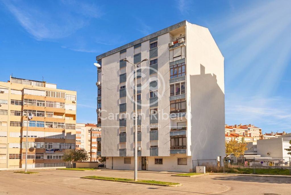 Property photo 1 of 22 3-Bedroom Flat In Torre Da Marinha - Arrentela - Seixal