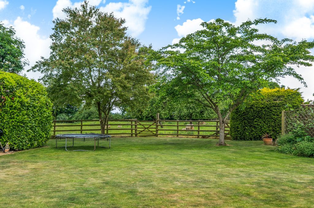 Property photo 3 of 37 Garden And Orchard