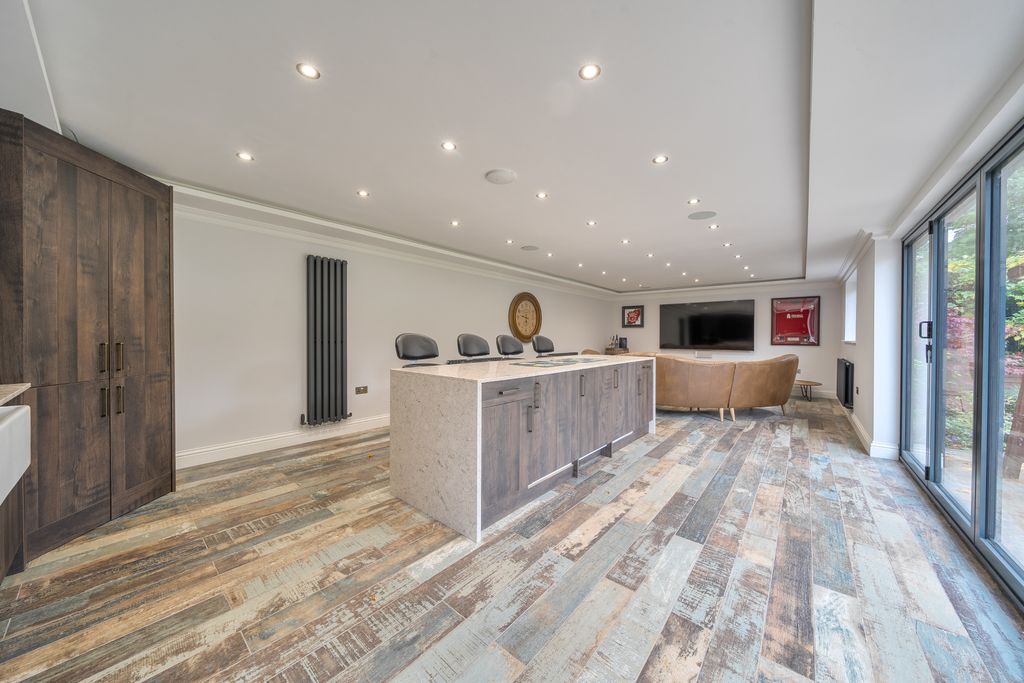 Additional image 27 of 6 bed detached house for saleNewlands Drive, Maidenhead SL6