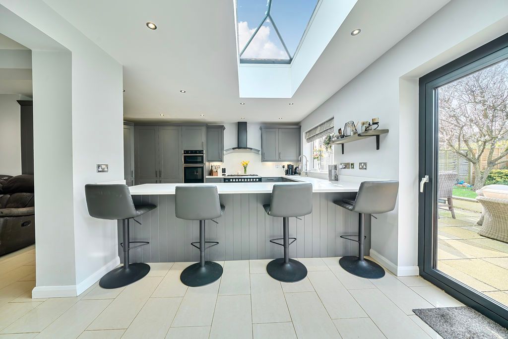Property photo 2 of 24 Kitchen/Breakfast/Family Room