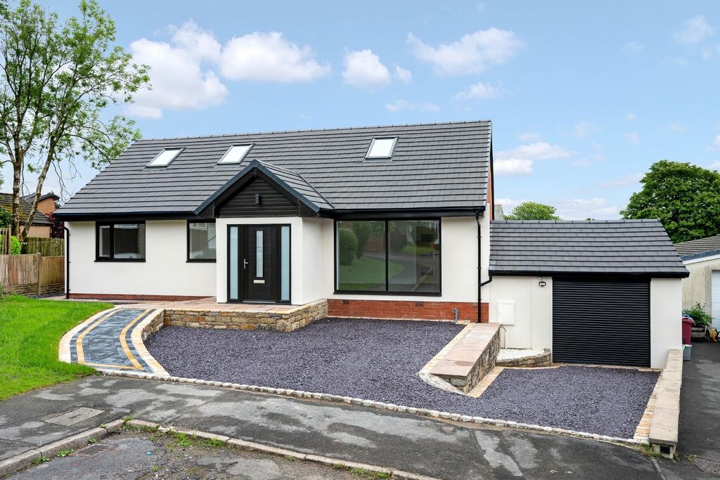 Property photo 1 of 37 15 Marabou Drive External-2.Jpg