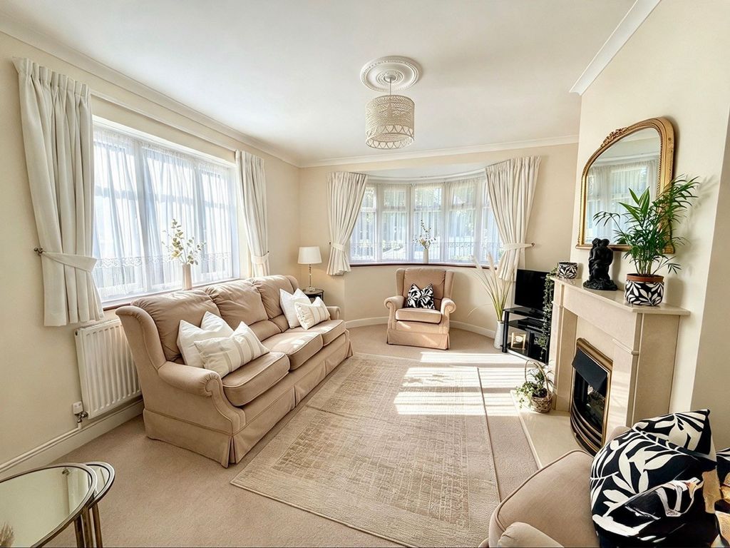 Property photo 2 of 22