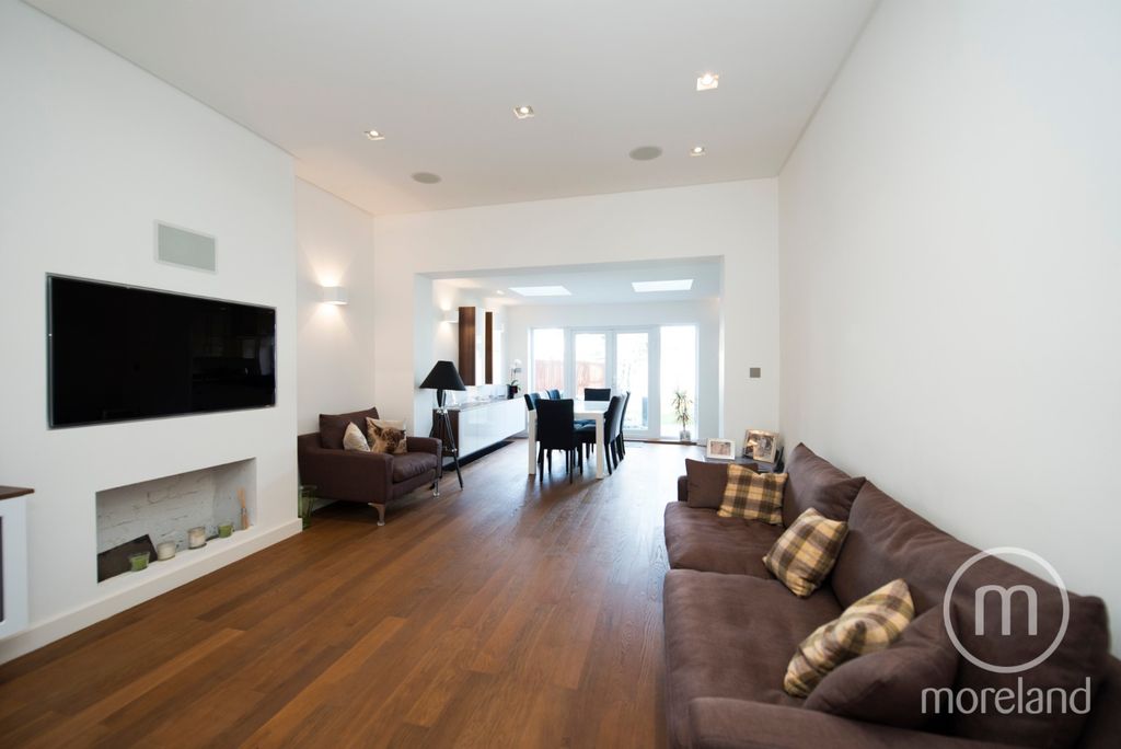 Property photo 3 of 10 4055925