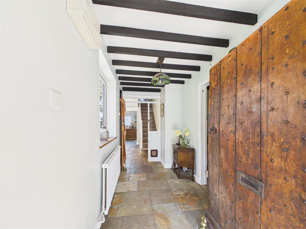 Property photo 3 of 37