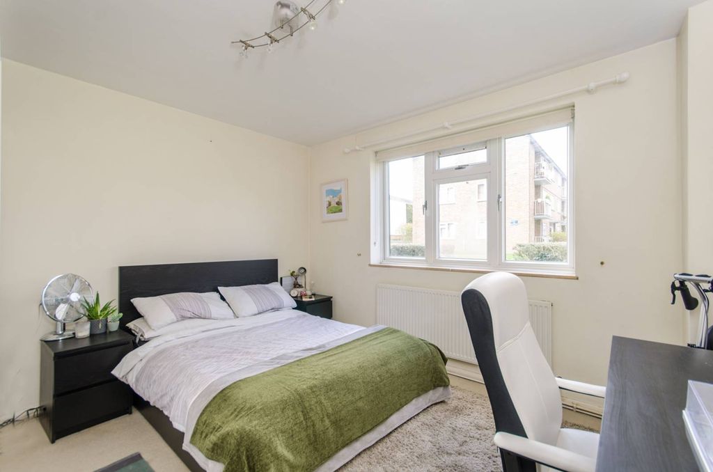 Property photo 3 of 7