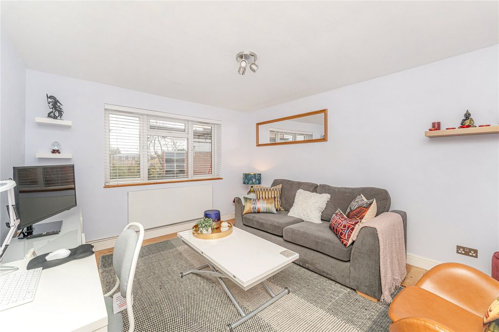 Property photo 3 of 21 Picture No. 11