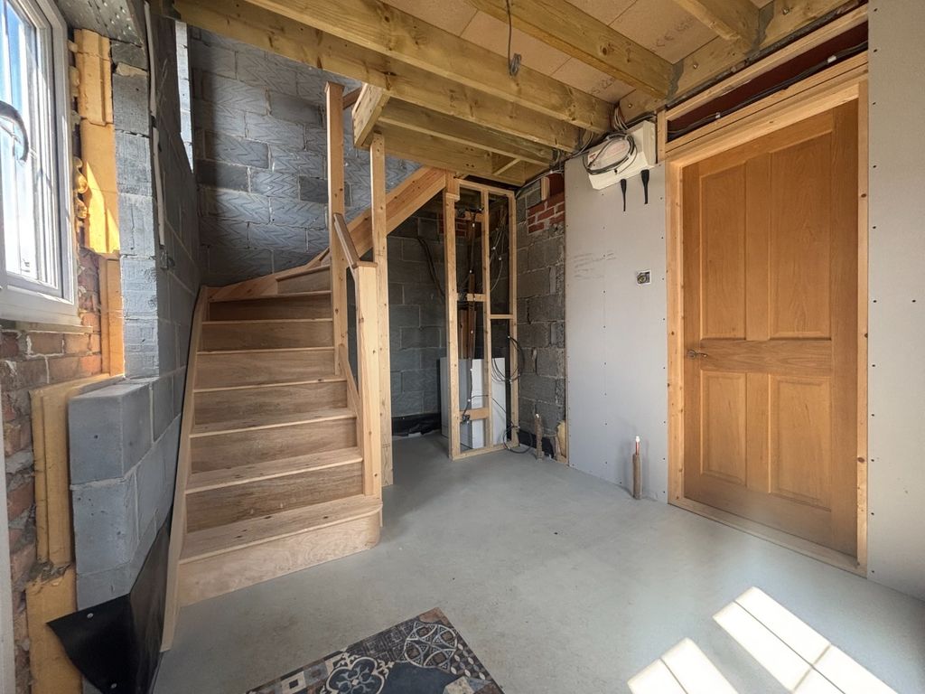 Property photo 3 of 13 4636232