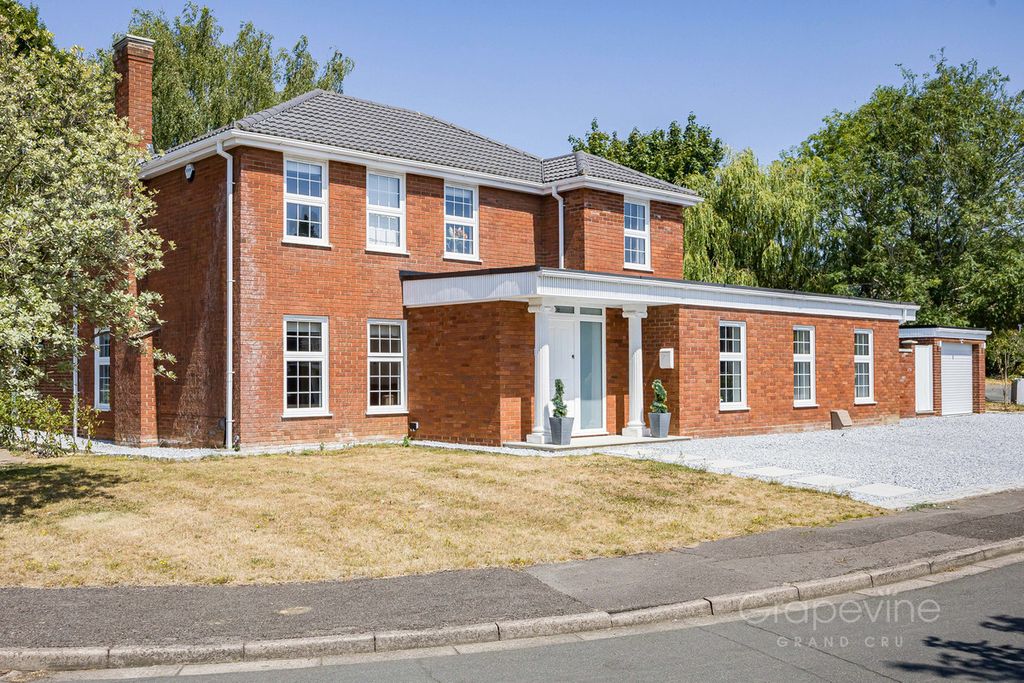 Property photo 1 of 29
