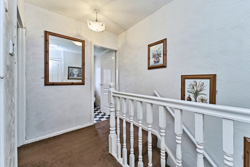 Property photo 3 of 17 Pbox-Img.Jpg