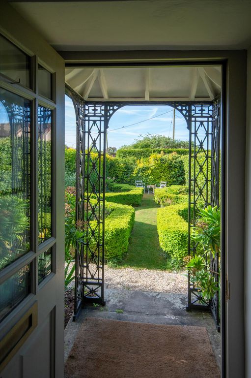 Property photo 2 of 28 Image