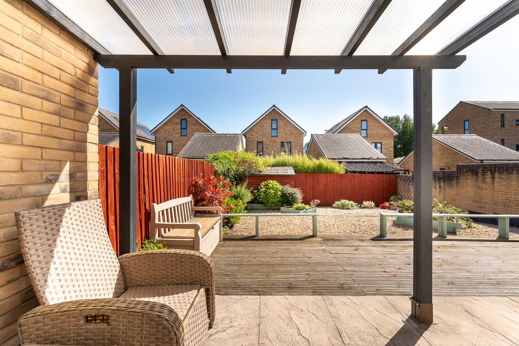 Property photo 2 of 18 Pergola.Jpg