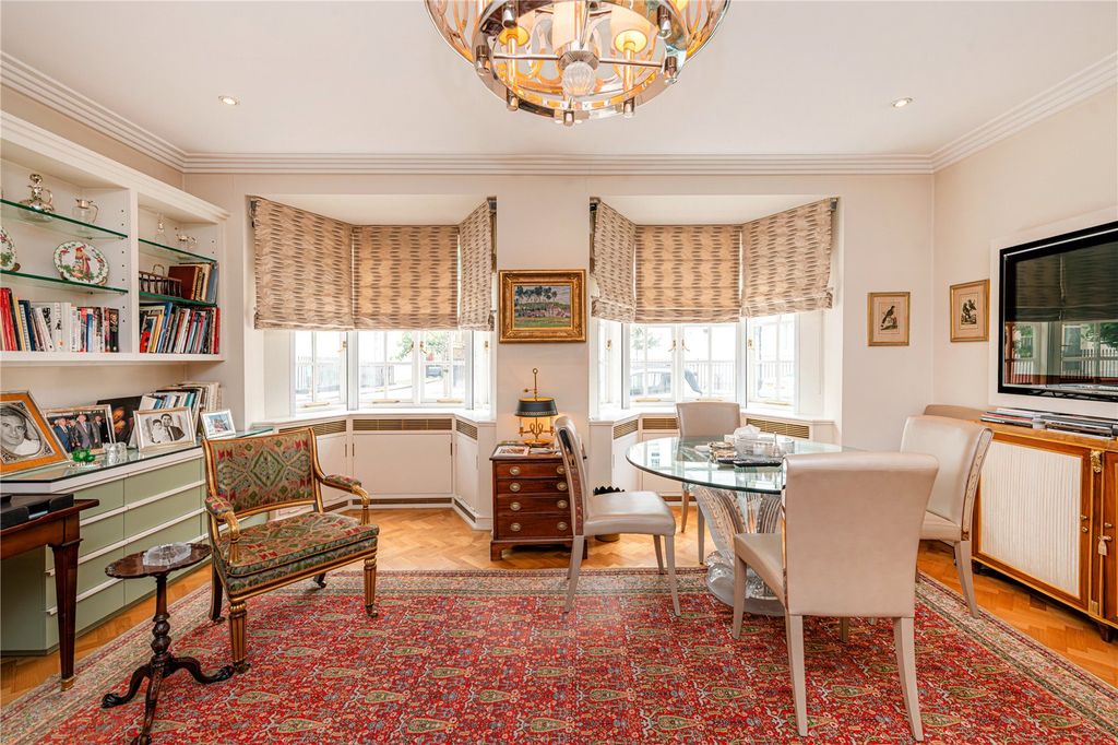 Property photo 3 of 8 Dining Room