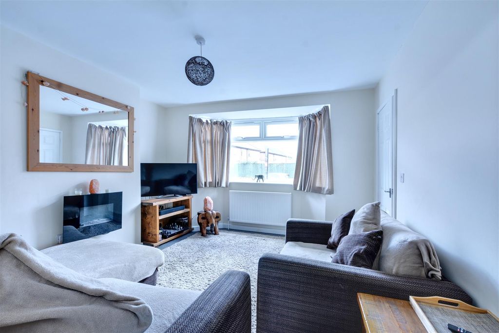 Property photo 2 of 16 Lounge_1.Jpeg