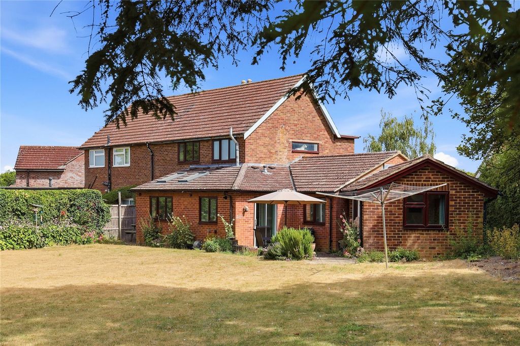 Property photo 1 of 27 Picture No. 12