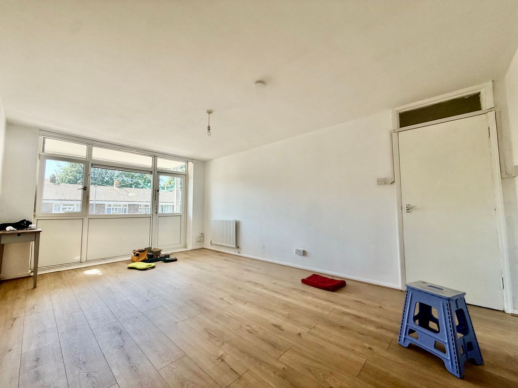 Property photo 1 of 7 Balcony
