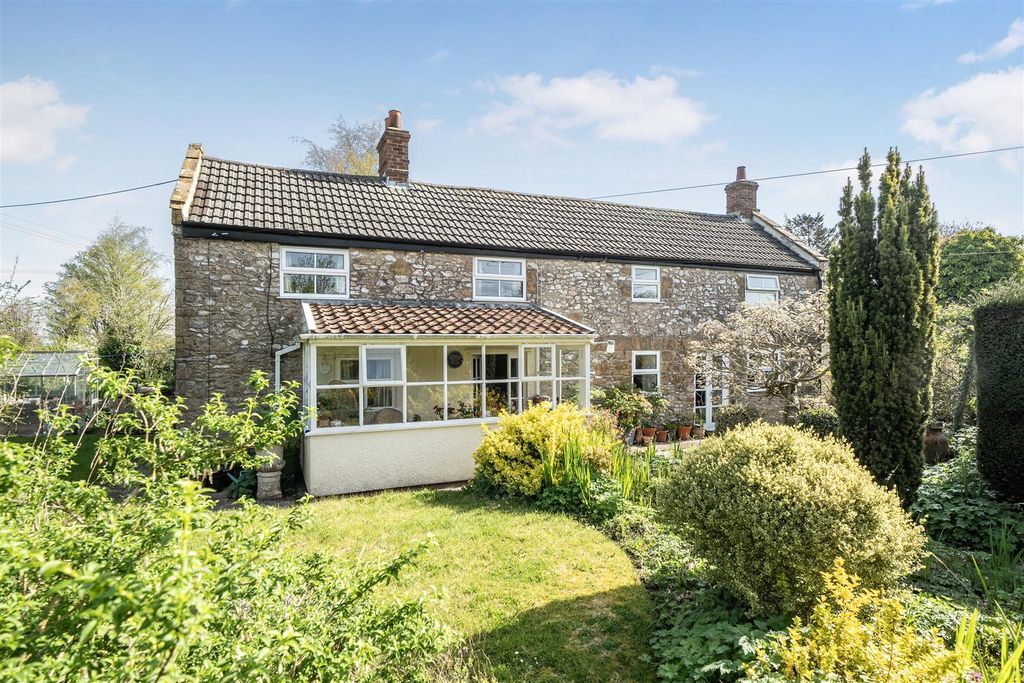 Property photo 1 of 22 Front