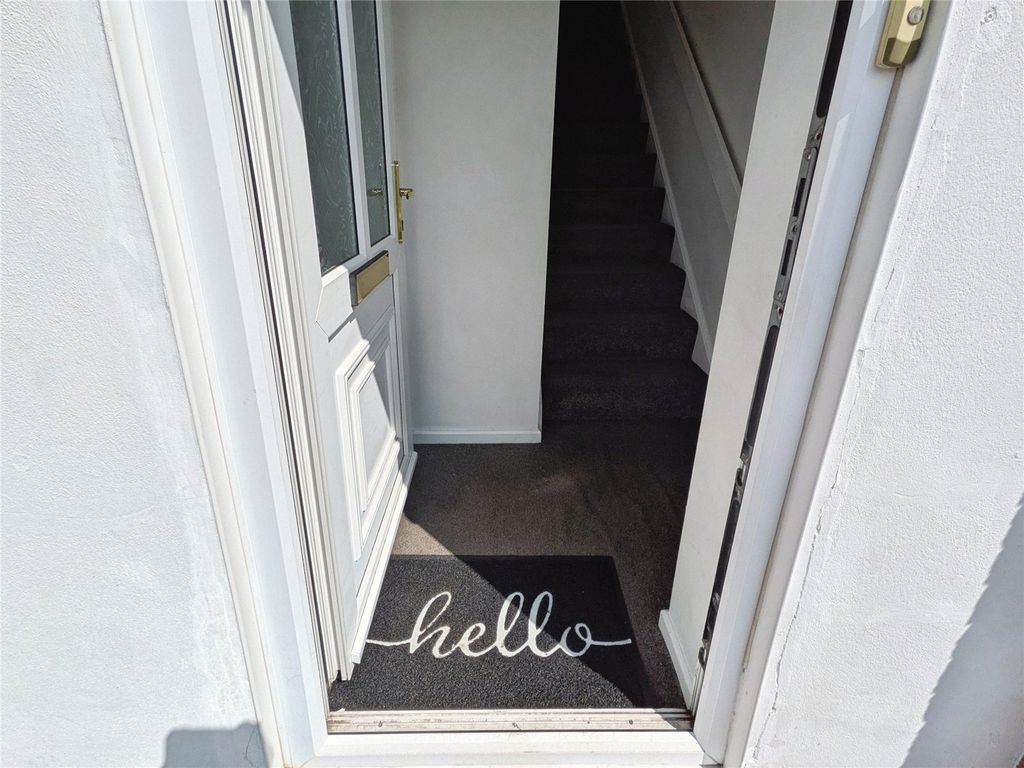 Property photo 2 of 10 Entrance