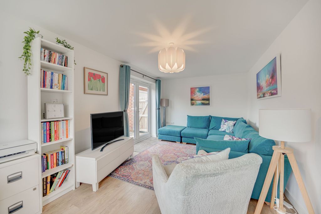 Property photo 3 of 21