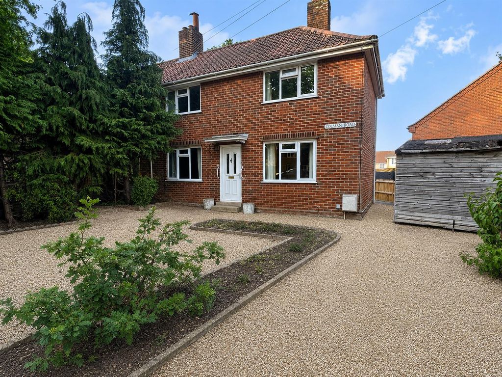 Property photo 1 of 10 Front