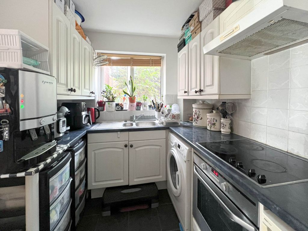 Property photo 3 of 5