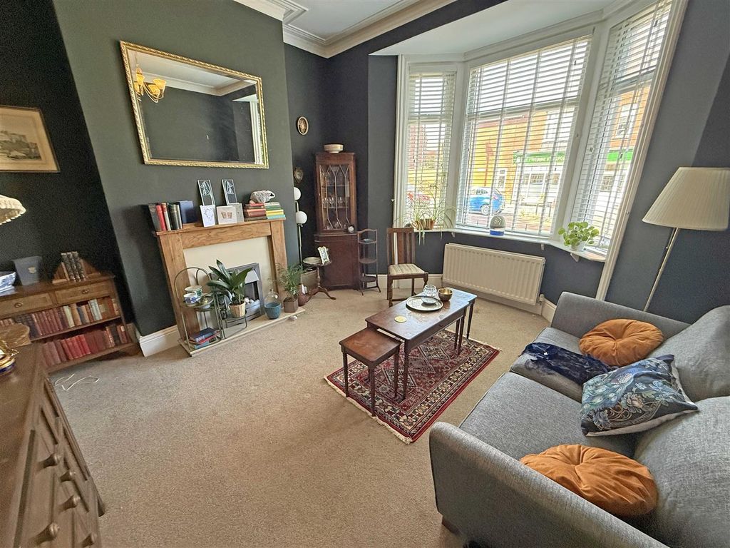 Property photo 1 of 11 Living Room.Jpg