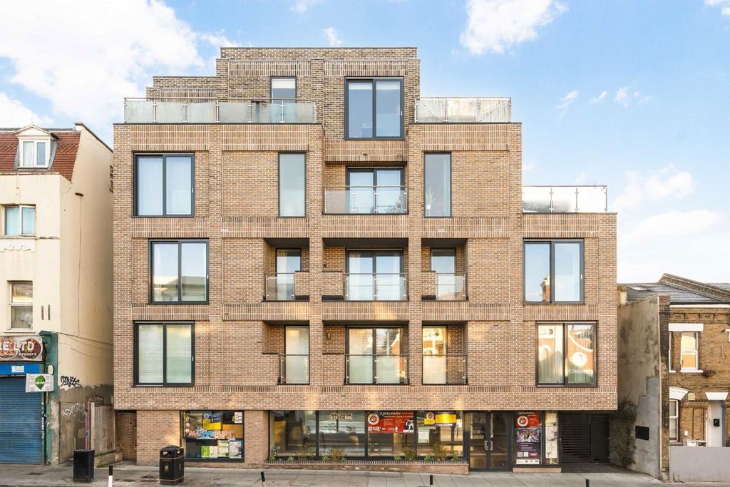 Property photo 1 of 8