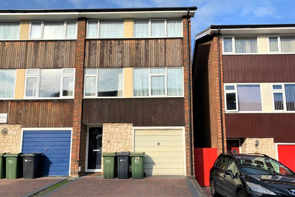 Property photo 1 of 3 Front2