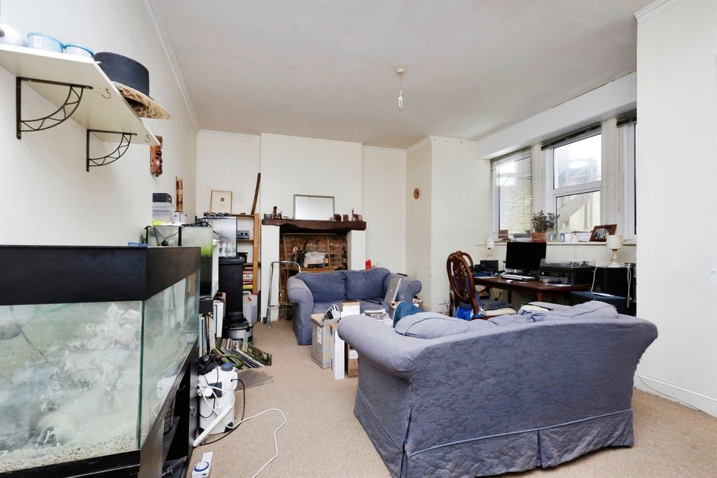 Property photo 3 of 11