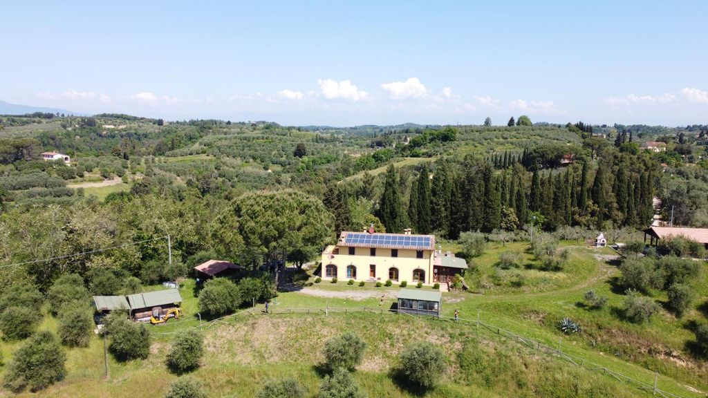 Property photo 2 of 10