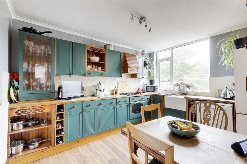 Property photo 3 of 16 487.Jpg