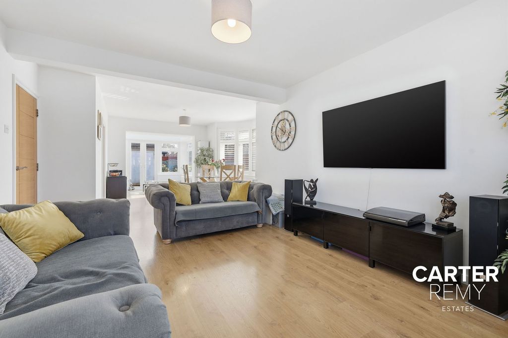 Property photo 2 of 27