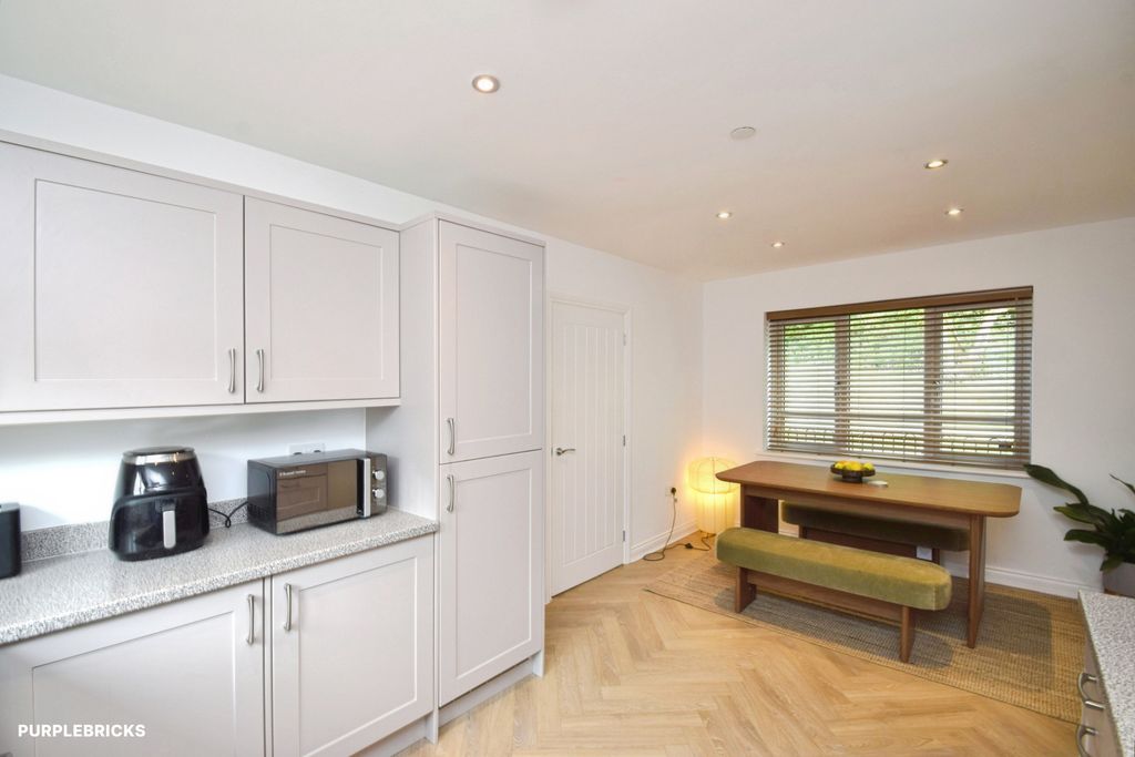 Property photo 2 of 29 Kitchen/Dining Room