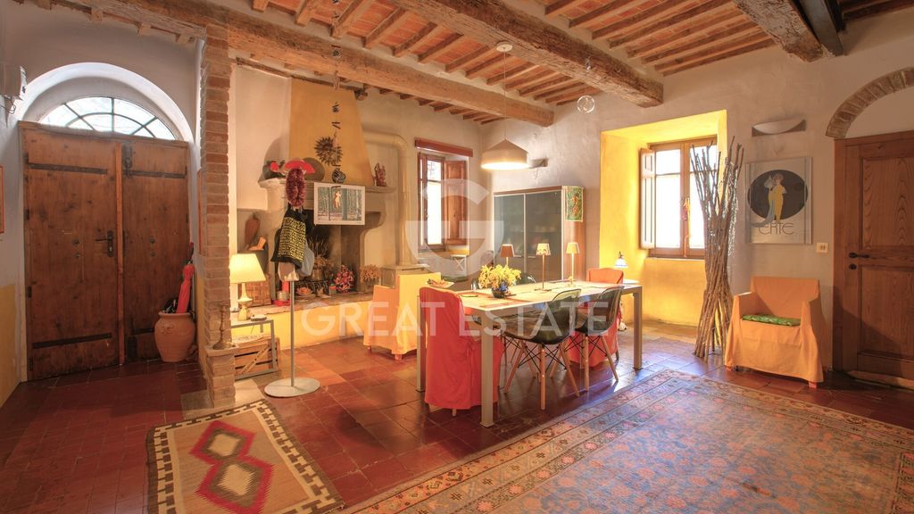Property photo 2 of 42 Interiors