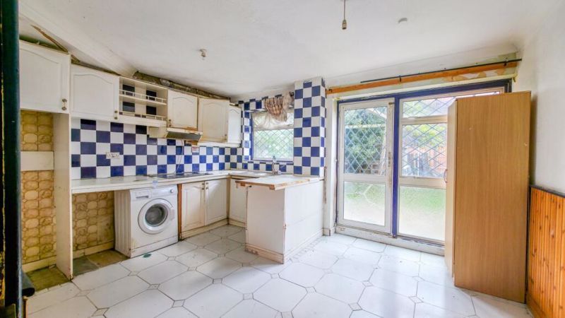 Property photo 3 of 14 Photo 4