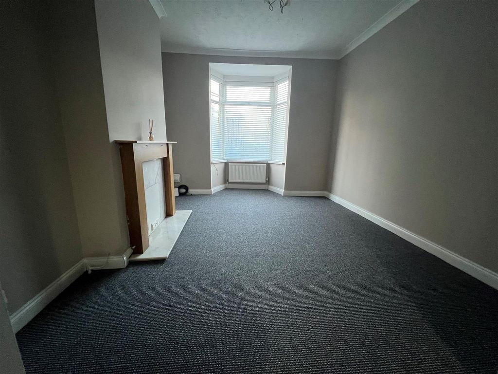 Property photo 3 of 8 3Wt 3.Jpg