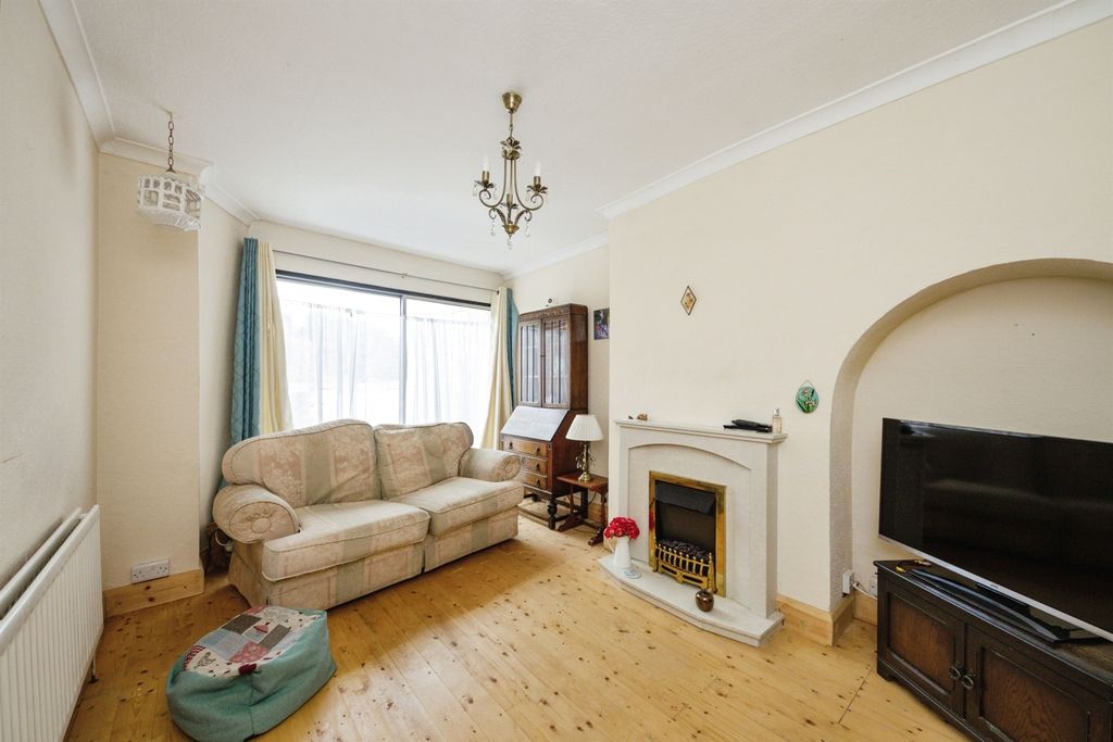 Property photo 3 of 15